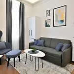 Luxury Galla Apartments In The City Center