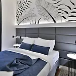 Luxury Galla Apartments In The City Center